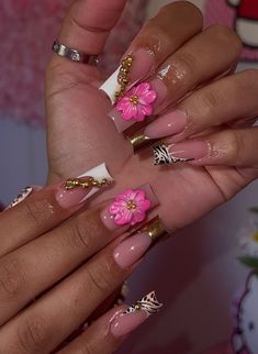 French Tips Birthday Nails, Small Medium Nail Designs, Kente Nails, Bright Pink And Gold Nails, Latina Nails Short Square, Nail Inspo With Flowers, Hot Pink Vacation Nails, 17 Birthday Nails, Pink And White Nails Acrylic