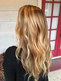 Yellow Blonde Hair Highlights, Blond Dore Miel, Golden Blonde Highlights On Blonde Hair, Warm Blonde Hair Color Honey Caramel, Golden Honey Blonde Hair Caramel, Sunflower Blonde Hair, Blonde Highlights Golden, Golden Bronde Balayage Honey, Trending Hair Color