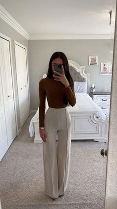 Cute Comfy Business Casual Outfits, Bank Teller Attire, Womens Business, Minimalist Romantic Style, Sleek Fitted Wide Leg Work Pants, Sleek Wide-leg Business Pants, Elegant Wide-leg Pants For Business Casual, Tailored Wide-leg Bottoms For Business Casual, Stylish Corporate Outfit