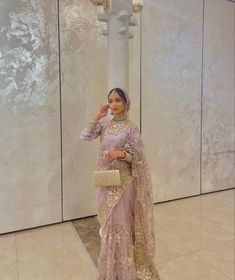 Indian Eid Outfits, Hijabi Saree Style, Hijabi Sari, Sari With Hijab, Saree Pakistani Wedding, Nikkah Saree, Modest Saree, Hijab Saree