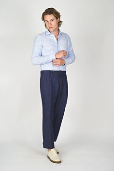 Treat yourself to a more refined take on relaxation with these pure linen pants, featuring a straight and relaxed fit, and a mid-waisted cut. Suit Shoes, Linen Trousers, Short Shirts, Linen Pants, Pure Linen, Tie And Pocket Square, Suspenders, Pocket Square, Bermuda Shorts