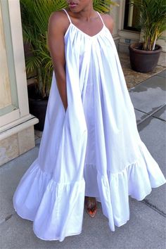 Robes Glamour, Dress Sleeve Styles, Beach Maxi Dress, Flowy Maxi Dress, Backless Maxi Dresses, Sling Dress, Suspender Dress, Strappy Dresses, Hip Dress