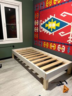 Кровать из массива, деревянная Diy Bed Frame Easy, Wood Bed Frame Diy, Simple Bed Frame, Diy Daybed, Bathroom Furniture Modern, Bed Frame Design, Cute Diy Room Decor, Diy Wooden Projects, Simple Bed