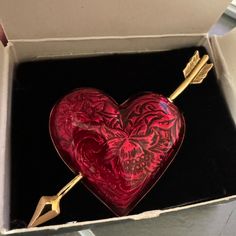 Vintage Avon 1996 Hearts Afire Red Enamel Heart Arrow Pin W Box In Original Box Avon Fragrance, Angel Brooch, Pin Pals, Nike Tennis Dress, Avon Jewelry, Heart Brooch, Vintage Lettering, Vintage Avon, Vintage Pearls