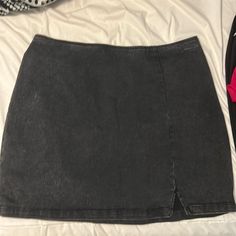 Wild Fable, Size 17, Black Denim Skirt, Never Worn Before Black Stretch Cotton Denim Skirt, Black Denim Grunge Skirt, Black Grunge Skort For Spring, Black Mid-rise Cotton Mini Skirt, Black Cotton Mid-rise Mini Skirt, Black Fitted Denim Skort, Fitted Denim Black Skort, Fitted Black Denim Skort, Black Grunge Denim Skirt For Spring