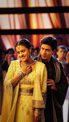 Shah Rukh Khan Kabhi Khushi Kabhi Gham, Srk Kabhi Khushi Kabhi Gham, Shah Rukh Khan And Kajol Aesthetic, Shahrukh Khan And Kajol Aesthetic, Kajol 90s Aesthetic, Kabhi Khushi Kabhi Gham Aesthetic, Salman Khan And Preity Zinta, Srk Kajol Wallpaper, Om Shanti Om Movie Wallpapers