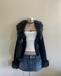 misa amane | death note Fur Jacket Outfit, Rh Outfits, 00s Mode, 2000s Outfits, Dark Style, 2000s Fashion Outfits, New Rock, Swaggy Outfits, Grunge Style