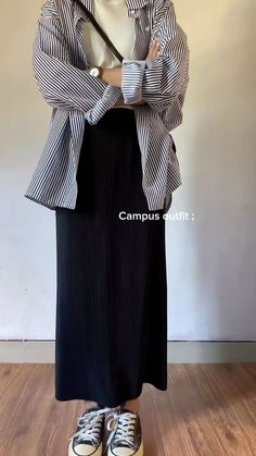 Simple outfit Stylish Outfits Casual, Rok Outfit, Campus Outfit, Chique Outfit, Stile Hijab, Modesty Outfits, Aesthetic Korean, Muslim Outfits Casual, Hijabi Fashion Casual