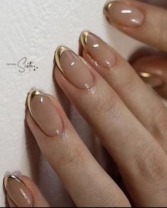 here are more than 30+ wedding nails ideas,bride wedding nails,elegant classy wedding nails,acrylic wedding nails,ombre wedding nails,simple wedding nails 2022 Occasion Nails, Kutek Disney, Pedicure Manicure, Nagel Tips, Gold Nail, Design Nails, Designs Nail, White Nail, Nail Nail