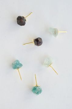 Homemade Earrings, Raw Stone Earring, Diy Jewlery, Earring Tutorial, Homemade Jewelry, Diy Schmuck, Raw Stone, Simple Earrings