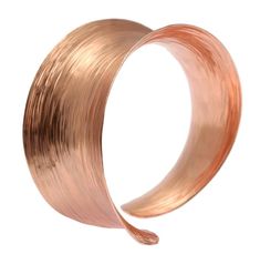 "Wrap your wrist in rustic charm with our Anticlastic Copper Bark Bangle Bracelet 🌳 Selling for just $85.00, this unique piece is handcrafted with love and adds the perfect touch of nature to any outfit 🍂 Don't miss out on this one-of-a-kind accessory! #copperlovers #handmadejewelry #natureinspired #banglebracelet #rusticcharm #shopsmall #statementpiece #jewelryaddict # Statement Bangles, Rose Gold Bangles, Copper Bangles, Handmade Copper Bracelet, Copper Cleaner, Copper Rose Gold, Copper Bracelets, 7th Anniversary Gifts, Copper Jewelry Handmade