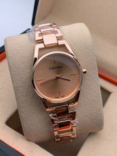 Trendy Watches For Girls, Trendy Watches Women, Trendy Watches Women Fashion, Stylish Watches For Girls, Elegant Watches Women, Watches Women Simple, Pretty Watches, Womens Designer Watches, Casio Vintage