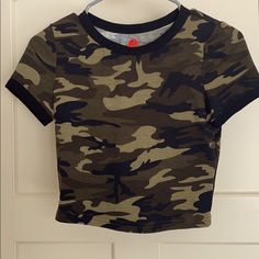 Cute Cottom Cropped Camo T-Shirt Camouflage Crew Neck Graphic Tee, Casual Camouflage Crew Neck Top, Camouflage Short Sleeve Top With Graphic Print, Camouflage Graphic Print Short Sleeve Top, Trendy Camouflage Crew Neck T-shirt, Casual Camouflage Short Sleeve Tops, Camouflage Fitted Short Sleeve Tops, Fitted Camouflage Short Sleeve Tops, Fitted Camouflage Tops With Short Sleeves