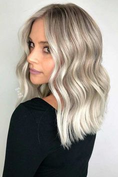 Loose waves Hair Locks, Bleached Hair, Gray Hair, Cool Haircuts, Blonde Hair Color, Ombre Hair