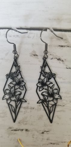 Flower cut out dangle drop earrings , lightweight black metal Flower Cut Out, Earrings Etsy, Hook Earrings, Black Metal, Favorite Jewelry, Jewelry Earrings Dangle, Etsy Earrings, Dangle Drop Earrings, Cut Out