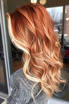 30 Red Hair With Blonde Highlights Looks for Every Season Red Hair With Blonde, Red Hair With Blonde Highlights, Copper Blonde Hair, Hair With Blonde Highlights, Red Blonde Hair, Balayage Blond, Blond Balayage, Ginger Hair Color, Red To Blonde