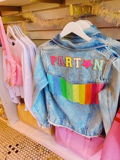 Preppy Boutique, Jean Jacket Design, Preppy Pics, Mom Daughter Outfits, Preppy Fits, Preppy Stuff, Preppy Clothes