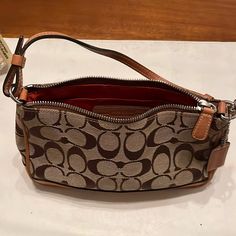 Good Used Condition A Few Water Spots (Which Could Be Cleaned) Seems To Be Authentic Based On The Quality Of The Leather And The Coach Tab Detail (Selling For A Friend Who Is Moving Thank You So Much For Checking Out My Listing !) Vintage Coach Purse, Coach Purse Outfit, Thrifted Bags, Summer Thrift, Brown Coach, Be Authentic, Dream Aesthetic, Water Spots, Bags Aesthetic