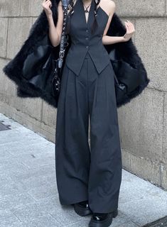 Woman Tie Outfit Ideas, Cool Formal Outfits, Outfit Ideas Formal Casual, Stocking With Skirt Outfit, Fighter Outfit Woman, Tailored Tops For Women, Alternative Graduation Outfit, Suit Inspo Women, Unique Suits Women