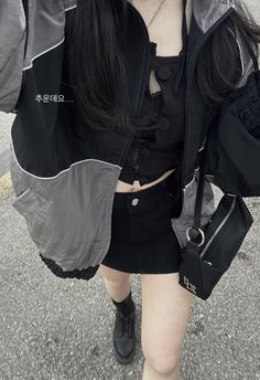 Bts Bedroom, Acubi Fashion, Dr Shoes, Ootd Inspo, Looks Black, 가을 패션, Korean Outfits, Casual Style Outfits, Y2k Fashion