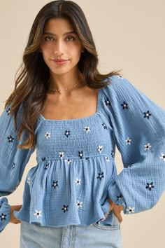 This squareneck embroidered babydoll top is perfect for adding a touch of femininity and style to your wardrobe. The square neckline and delicate embroidery make it a versatile piece that can be dressed up or down, depending on the occasion. Crop Top Casual, Womens Knit Dresses, Floral Outfit, Cropped Tops, Linen Pants Women, Babydoll Top, Vintage Casual, Embroidered Tshirt, Crop Blouse