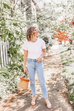 How to Dress Up a Basic White Tee and Jeans Combination for Spring -