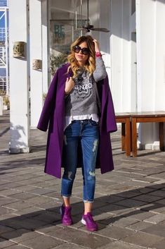 Purple Jacket Outfit, Mode Purple, Trainers Outfit, Blue Jean Outfits, Fashion Corner, Casual Chique