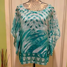 Nwt G Collection Green/White Women's Layered Blouse, Size S, Bottom Layer Is Soft Cotton T Shirt Material Casual White Beach Cover-up Top, Chic Green Top For The Beach, Green Long Sleeve Tops For Beach Cover-up, Printed Long Sleeve Beach Cover-up Tops, Green Long Sleeve Beach Cover-up Top, Long Sleeve Printed Beach Cover-up Top, Casual Printed Top For Beach Cover-up, White Top For Spring Beach Cover-up, Casual Green Top For Beach Cover-up