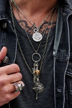 Mens Necklace Fashion, Mens Accessories Necklace, Music Necklace, Moda Hippie, Necklace Infinity, Estilo Hippy, Boho Men, Mens Fashion Jewelry, Mens Necklace