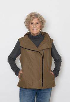 A padded taffeta vest that features an asymmetrical zipper closure, high neck, regular fit, two side pockets and a zipper closure. -Hand wash -Polyester Quilted Waistcoat, Platform Clogs, Jumpsuit Jacket, Linen Short, Outerwear Vest, Silver Shoes, Engineered Garments, Sneaker Heels, Outerwear Women