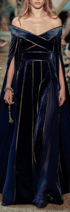 Elie Saab FW17 Matric Dress, Extreme Fashion, Couture Mode, Velvet Fashion, Winter Trends, Fall 2017