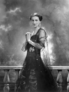 Photographic Print: Princess Marina, Duchess of Kent, 13 December 1906 - 27 August 1968 by Cecil Beaton : 24x18in Duchess Of Kent, Duke Of Kent, Prince Michael Of Kent, George Duke, King George V, Cecil Beaton, Princess Alexandra, European Royalty, British Monarchy