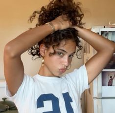 Outfits Asian, Viral Aesthetic, Chanel Lipstick, Workout Inspo, Coquette Style, Outfit Vintage, Curly Hair Routine, Hair Routines, Dream Hair