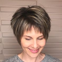 Short Bangs Pixie, Modern Bangs, Pixie Cut Straight, Bangs Style, Style Bangs, Trendy We Fryzurach, Short Shag Hairstyles, Short Bangs