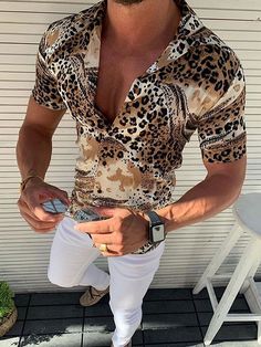 Leopard Print Shirts, Minimalist Fashion Men, Minimalist Men, Leopard Shorts, Casual Trends, Ripped Denim Shorts, Tops Casual