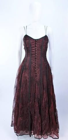 KAAT TILLY Brown Crinkled Lace Corset Lace Gown Size 36 2 Fitted Gothic Brown Dress, Fitted Brown Gothic Dress, Brown Fitted Gothic Dress, Vintage Brown Corset Dress, Fitted Vintage Brown Corset Dress, Vintage Lace Underbust Corset Dress, Vintage Lace Corset Dress For Costume, Grunge Dress Formal, Corset Lace Gown