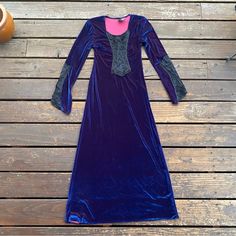 Excellent Used Condition. No Flaws Noted. Hocus Pocus Blue Fitted Gothic Medieval Dress, Fitted Blue Gothic Medieval Dress, Fitted Gothic Medieval Dress In Blue, Blue Fitted Medieval Dress With Long Sleeves, Blue Medieval Dress With Long Sleeves, Bohemian Long Sleeve Dress For Costume Party, Blue Long Sleeve Halloween Dress, Fitted Witchy Dress For Fancy Dress, Blue Long Sleeve Dresses For Halloween