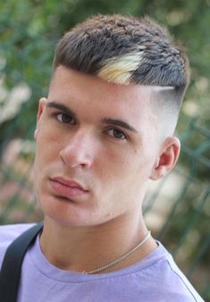 50 Stylish Undercut Hairstyle Variations to copy in 2021: A Complete Guide Bleached Hair Men, The Undercut, Undercut Hairstyle, Hair Barber, Mullet Haircut, Mens Hairstyles Thick Hair, Beautiful Haircuts, Haircut Inspiration