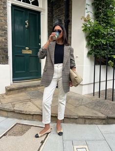 Business Casual Outfits You Need to Try in 2024 — No Time For Style Fashion Outfits 2024 Trends Summer, White Blazer Work Outfit, Outfit Bautizo Mamá, Smart Casual Winter Outfits Women, Summer Professional Outfit, Cute Blazer Outfits, Female Lawyer Fashion, Mama Outfits, Summer Work Outfits Office