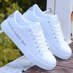 Olivia Mark - Classic Low-top Casual Sneakers for Juniors White Sneakers With Letter Print For Spring, Flat Shoes Men, White Shoes Men, Basket Sport, Mens Summer Shoes, Mens Walking Shoes, Lit Shoes, Tennis Sneakers, Sport Shoes Men