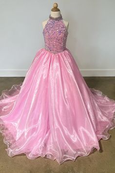 Modsele this girl pageant dress features a halter neck with shimmering rhinestones beaded details and a floor-length skirt. A perfect combination of elegance and sophistication for any special occasion.#prom #promdresses #highschool #dress #dresses #PROM2024 #promsocial #sayyestothepromdress #prom2024dress #promdress #promnight #specialevent #promqueen #formal Beauty Pageant Dresses, Iridescent Sequin, Pink Iridescent, Sequin Halter, Girls Pageant Dresses, Kids Gown, Prom Ideas, Prom Queens, Queen Dress