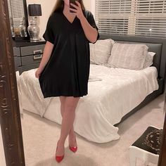 Black H&M Silk-Like Flowy Dress! Never Worn And In Excellent Condition! Size Medium! [I’m 5’5 And A Size 6 For Reference] Open To Reasonable Offers! Black V-neck Mini Dress For Daywear, Black Shift Mini Dress With V-neck, H&m Black Mini Dress For Day Out, Black Mini Dress For Spring With Relaxed Fit, H&m Black V-neck Mini Dress, Black Relaxed Fit Mini Dress For Spring, Casual H&m Dress For Date Night, Chic Black Relaxed Fit Dresses, H&m Flowy V-neck Dress