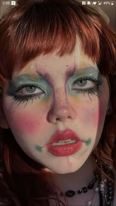 Expressive Makeup Looks, Clown Makeup Messy, Eccentric Makeup Ideas, Soft Clown Core Makeup, Alien Core Makeup, Angry Clown Makeup, Clown Cute Makeup, Cute Clown Makeup Ideas, Pre Shower Makeup Ideas Crazy