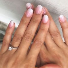 Short Oval Summer Nails 2023, Natural Shaped Nails, Natural Ombré Nails, Natural Length Nails, Natural Painted Nails, Ombré Nails Pink, Nail Shape Ideas, Ombré French Nails, Short Round Nails