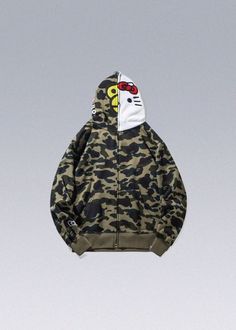 techwear-x Hello Kitty Bape Hoodie, Tuff Hoodies, Bape Hoodie Aesthetic, Cute Birthday Outfits For Winter, Bape Hello Kitty, Bape X Hello Kitty, Camo Sweatshirt Outfit, Lazy Day Fits, Basic Baddie Outfits