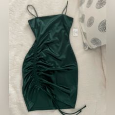 Brand New Never Worn Green Satin Bodycon Dress For Date Night, Casual Green Satin Dress, Green Satin Homecoming Dress, Metallic Dress Short, Teal Hoco Dresses, Sparkly Bodycon Dress, Senior Hoco, Dresses Emerald Green, Hoco 2024