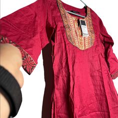 Melange Ladies Kurti /Size Medium/Color Rust /Very Beautiful / Red Kurta For Spring, Casual Red Cotton Kurta, Red Casual Summer Kurta, Casual Red Summer Kurta, Red Long Sleeve Kurta For Spring, Red V-neck Kurta For Spring, Red Fitted V-neck Kurta, Fitted Red V-neck Kurta, Ladies Kurti