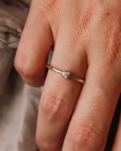 Promise Rings For Her Simple Silver, Vintage Inspired Wedding Band, Nature Inspired Wedding Bands, Trendy Engagement Rings, 19th Bday, Nature Wedding Ring, Sapphire Promise Rings, Wedding Nature, Cute Promise Rings