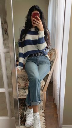 Casual College Outfits, Jeans Outfit Casual, Everyday Fashion Outfits, Neue Outfits, Casual Day Outfits, Elegante Casual, Foto Poses, Quick Outfits, Easy Trendy Outfits