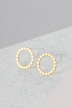 A gorgeous hollow serrated circle that is both delicate and classy. Earring made of high-quality 24k matte gold plating over brass base.A great earring that works well for both daytime and nighttime outfits!Item will arrive in a pretty gift box as shown in last image, ready to give, with my brand logo and a pretty ribbon, just perfect for that special gift!Item is also available in 925 matte silver plating, as seen in image 3. If you would like to purchase this item in silver please proceed with Air Ring, Turquoise Jewelry Set, Earrings Classic, Jewellery Indian, Minimalist Studs, Sparkly Things, Silver Signet Ring, Turquoise Glass, Gold Paper